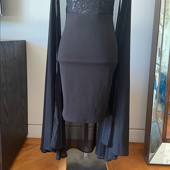 Nasty Gal Black Sheer Cape Lace Dress - Picture 6 of 8